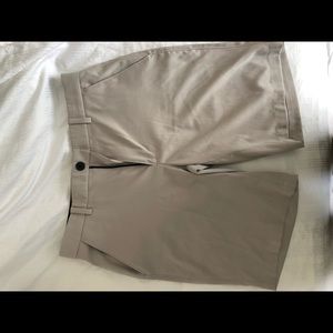 Men’s hybrid golf shorts